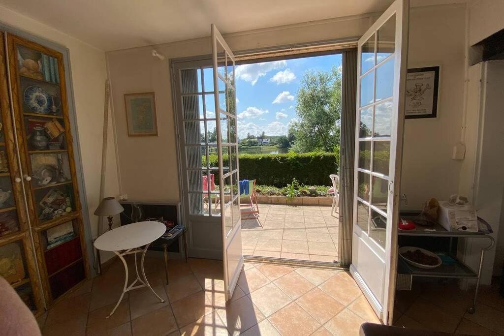 Béhuard : Maison vue Loire Extérieur photo